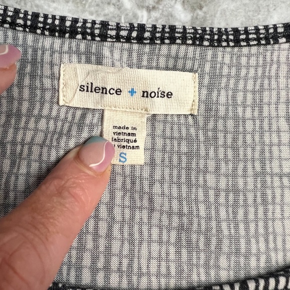 Silence and Noise Black Screen Print Short Sleeve Dress Size Small - Picture 7 of 7